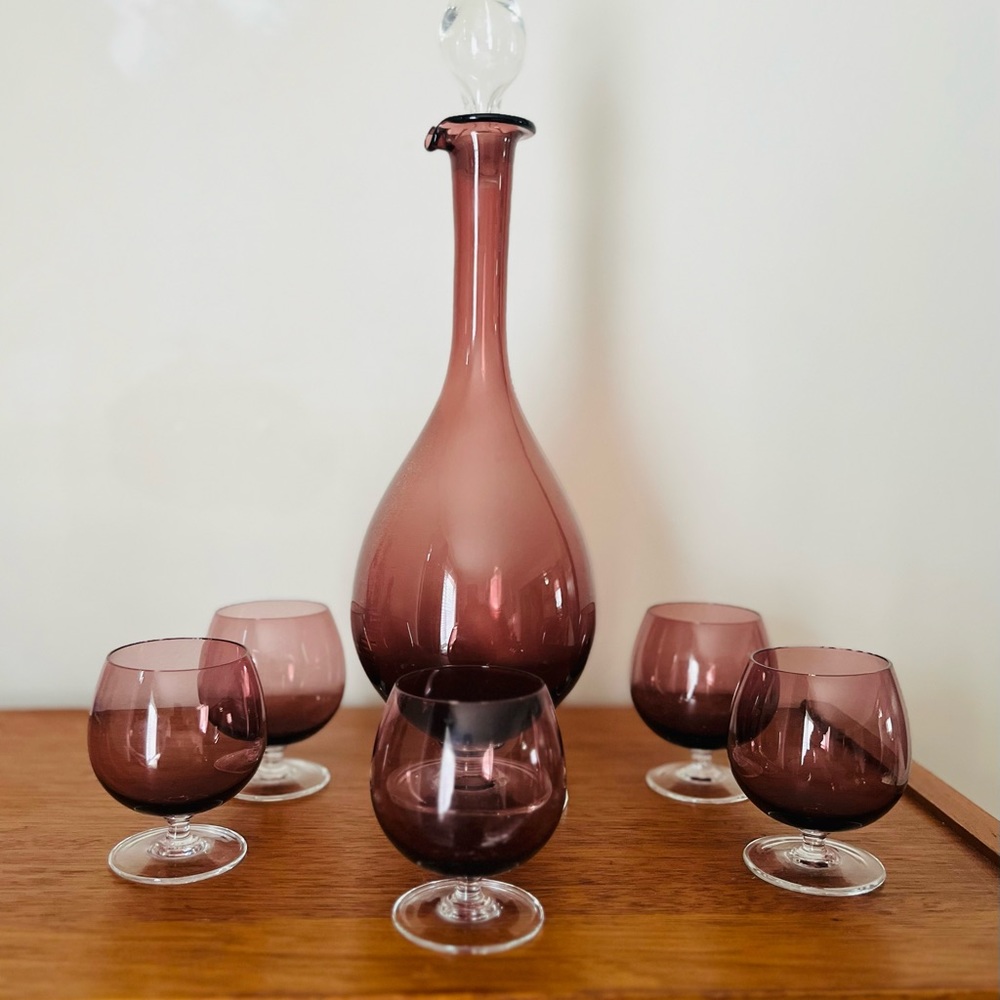 MCM Amethyst Genie Bottle Decanter w/ 5 cordials SET